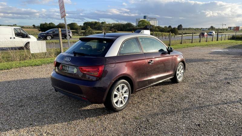 AUDI A1 1.6 TDI 90 AMBIENTE