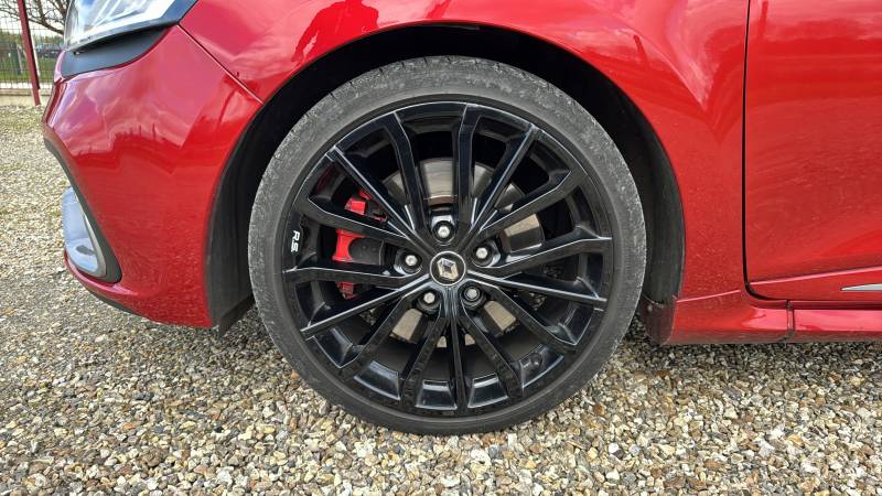 RENAULT CLIO RS TROPHY 1.6 TURBO 220 EDC