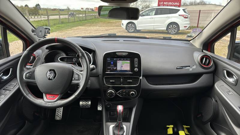 RENAULT CLIO RS TROPHY 1.6 TURBO 220 EDC