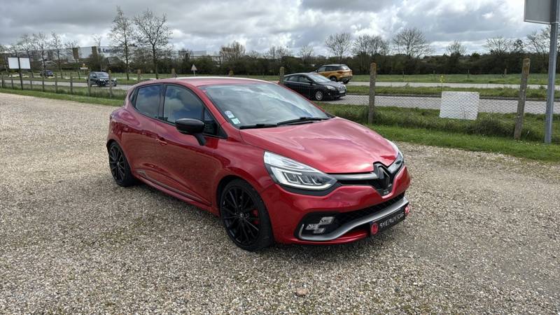 RENAULT CLIO RS TROPHY 1.6 TURBO 220 EDC