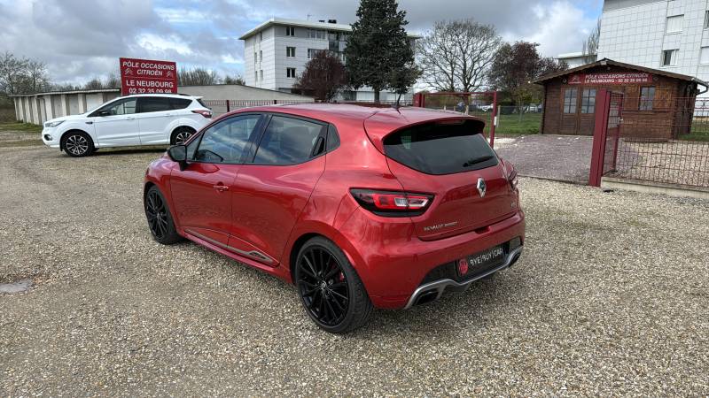 RENAULT CLIO RS TROPHY 1.6 TURBO 220 EDC