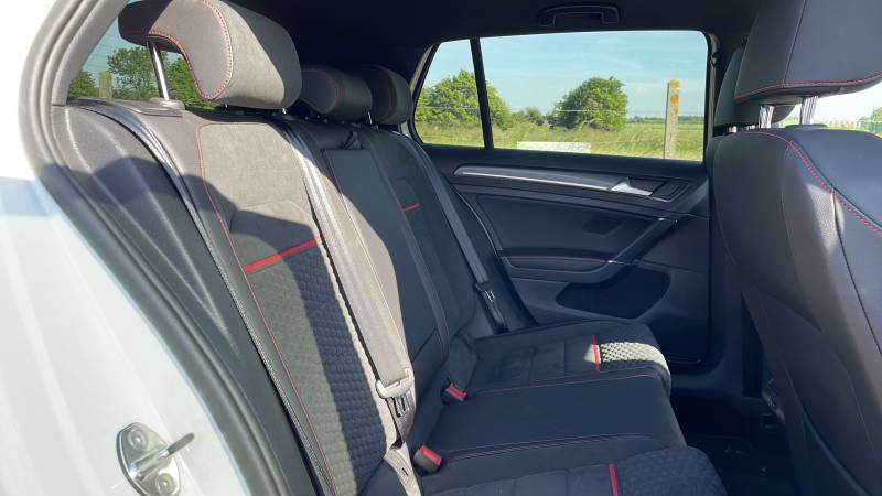 VOLKSWAGEN GOLF VII GTI PERFORMANCE 2.0 TSI 245