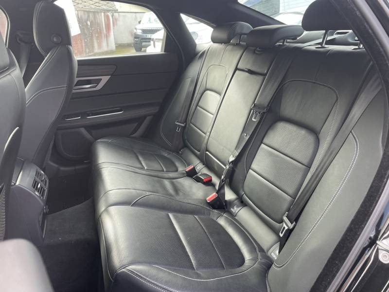 JAGUAR XF II 3.0D V6 300 R-SPORT AUTO