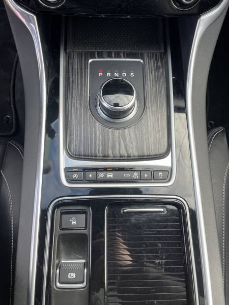 JAGUAR XF II 3.0D V6 300 R-SPORT AUTO