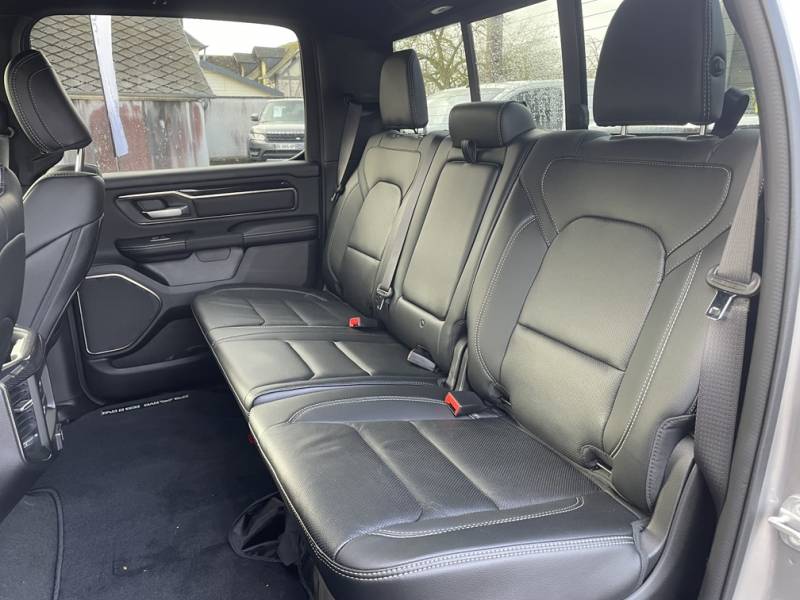 DODGE RAM 1500 5.7 V8 395 FLEXFUEL HEMI CREW CAB LIMITED