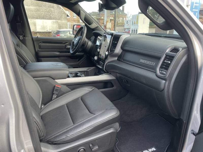 DODGE RAM 1500 5.7 V8 395 FLEXFUEL HEMI CREW CAB LIMITED