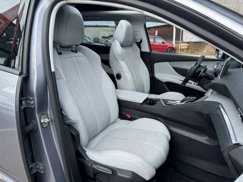 PEUGEOT 5008 2.0 BlueHDi 180 EAT8 ALLURE