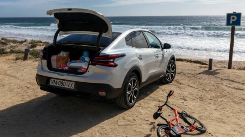 CITROËN Ë-C4 X ET C4 X