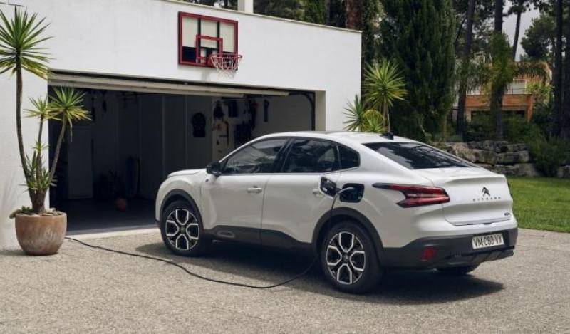 CITROËN Ë-C4 X ET C4 X