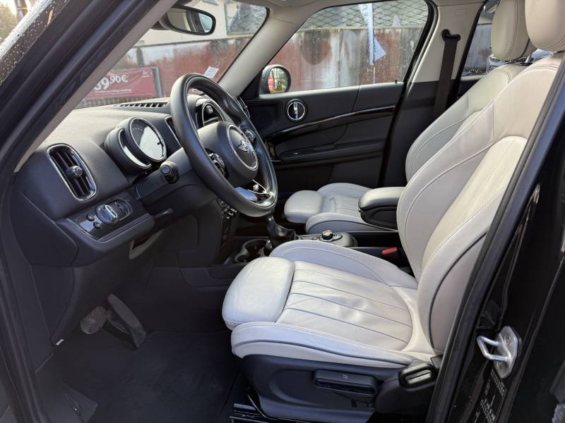 MINI COUNTRYMAN II (F60) COOPER FINITION CHILI 136 BVA6