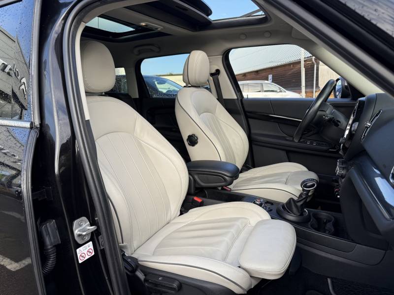 MINI COUNTRYMAN II (F60) COOPER FINITION CHILI 136 BVA6